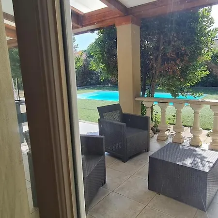 Magnifique Avec Piscine En Bord De Vila *