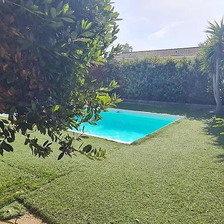 Magnifique Avec Piscine En Bord De * 루키아나