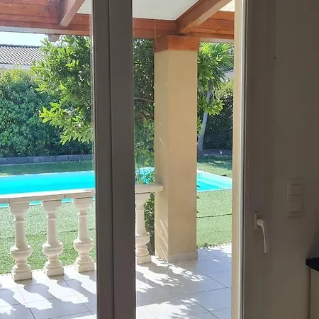 Magnifique Avec Piscine En Bord De * 루키아나