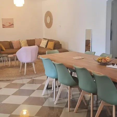 Magnifique Avec Piscine En Bord De * 루키아나