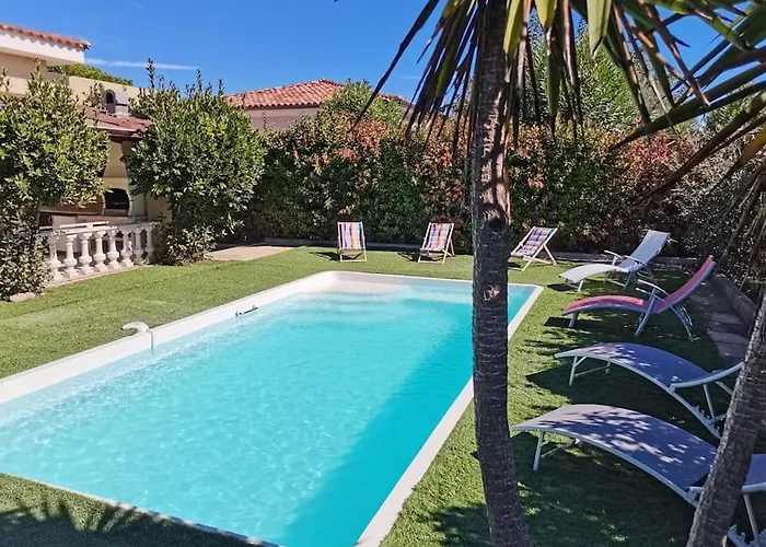Magnifique Avec Piscine En Bord De Villa