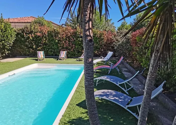 Magnifique Avec Piscine En Bord De