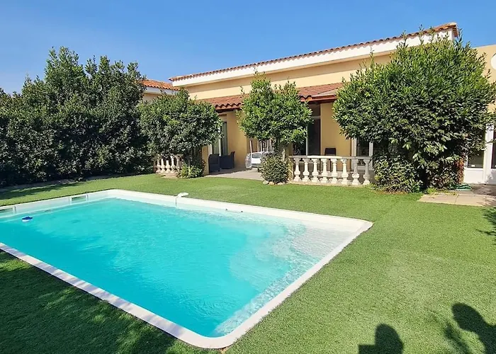 Magnifique Avec Piscine En Bord De *