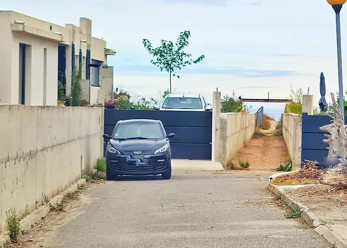 Magnifique Avec Piscine En Bord De Villa *
