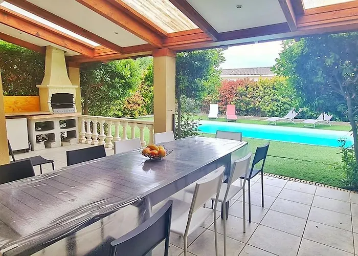 Magnifique Avec Piscine En Bord De *